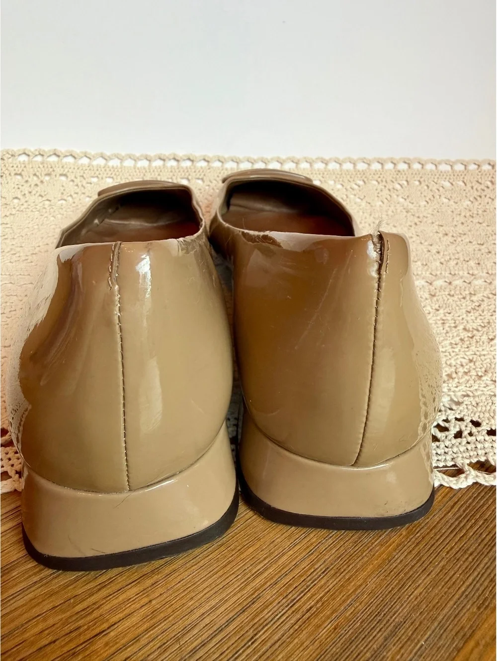 Tory Burch Tan Nude Patent Leather Pointed Toe Logo Flats Women’s Size 10M
